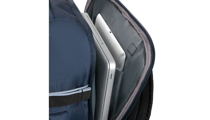 Tasku kannettavalle tietokoneelle 15,6"