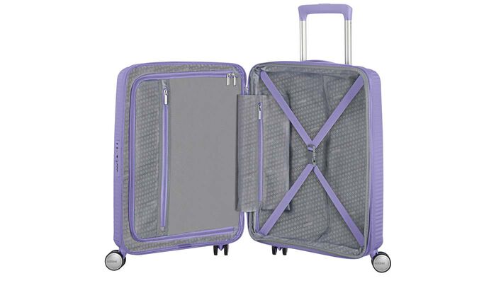 Sisällä ylimääräinen vetoketjullinen tasku