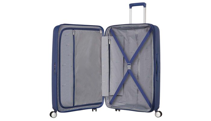 Sisällä ylimääräinen vetoketjullinen tasku