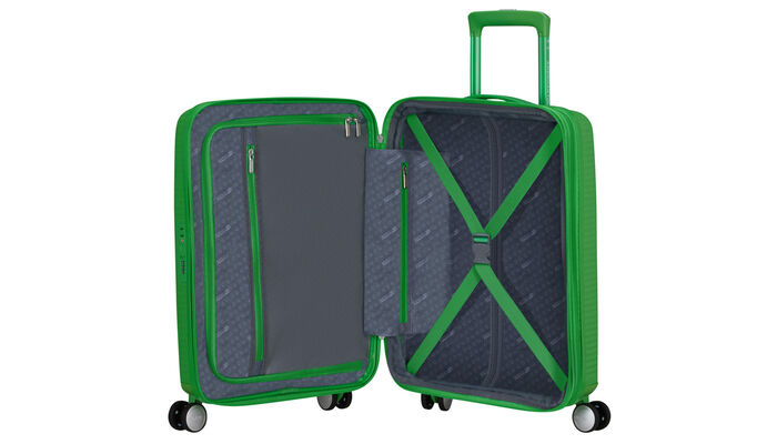 Sisällä ylimääräinen vetoketjullinen tasku