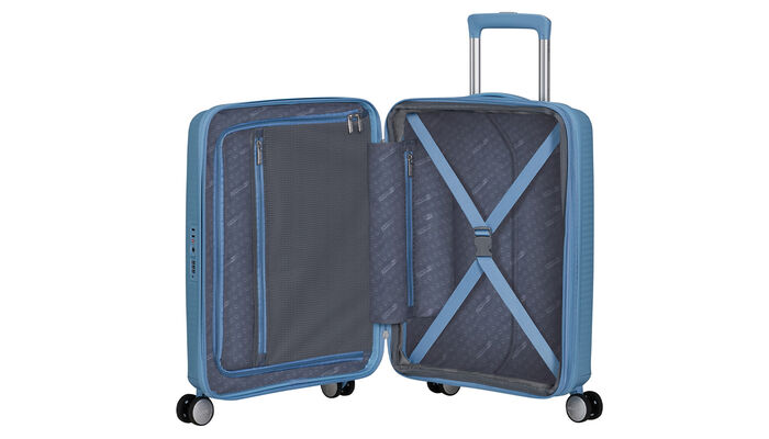 Sisällä ylimääräinen vetoketjullinen tasku