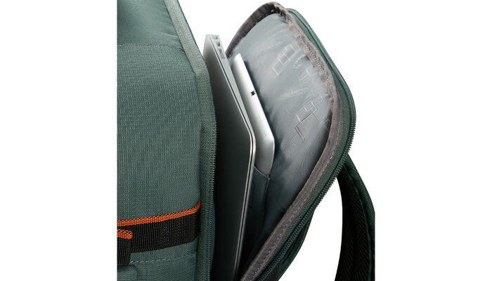 Tasku kannettavalle tietokoneelle 15,6"