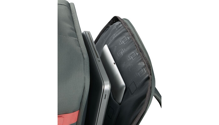 Tasku kannettavalle tietokoneelle 15,6"