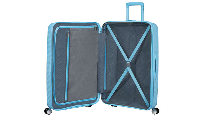 Sisällä ylimääräinen vetoketjullinen tasku