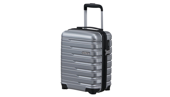 Sopii Ryanairin ja Wizz Airin ilmaisen matkustamolaukun mittoihin