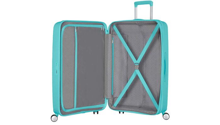 Sisällä ylimääräinen vetoketjullinen tasku