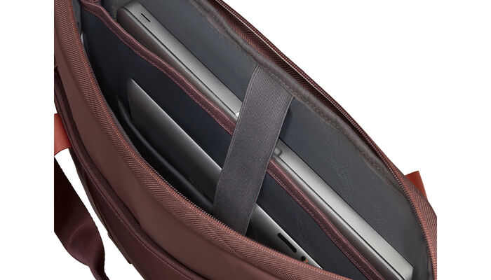 Tasku kannettavalle tietokoneelle 15.6"