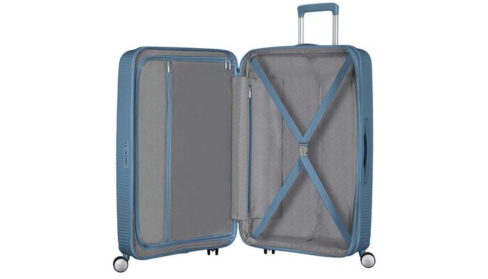 Sisällä ylimääräinen vetoketjullinen tasku