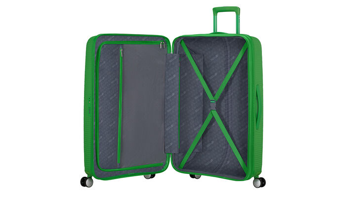 Sisällä ylimääräinen vetoketjullinen tasku