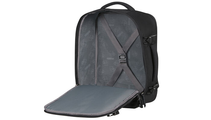 Vaateosasto ristikkäisillä kumunauhoilla