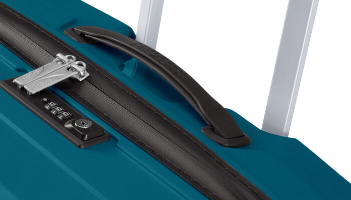 Vedenhylkivällä pinnoitteella käsitelty vetoketju