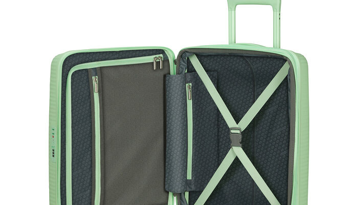 Sisällä ylimääräinen vetoketjullinen tasku