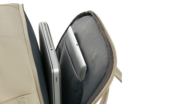 Tasku kannettavalle tietokoneelle 15,6"