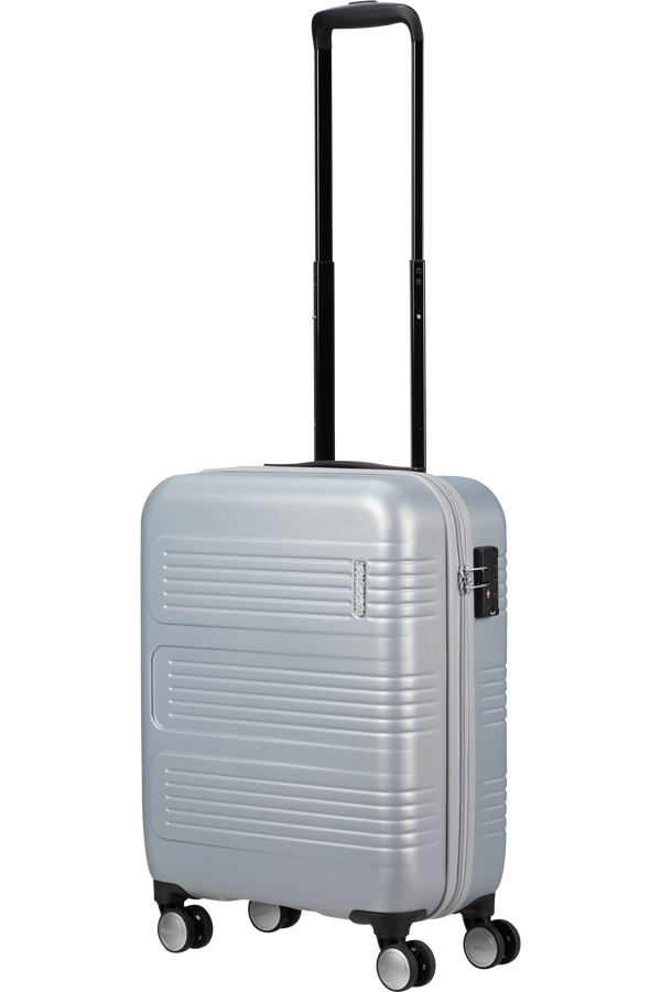 Summerville 55cm Nelipy&ouml;r&auml;inen matkalaukku